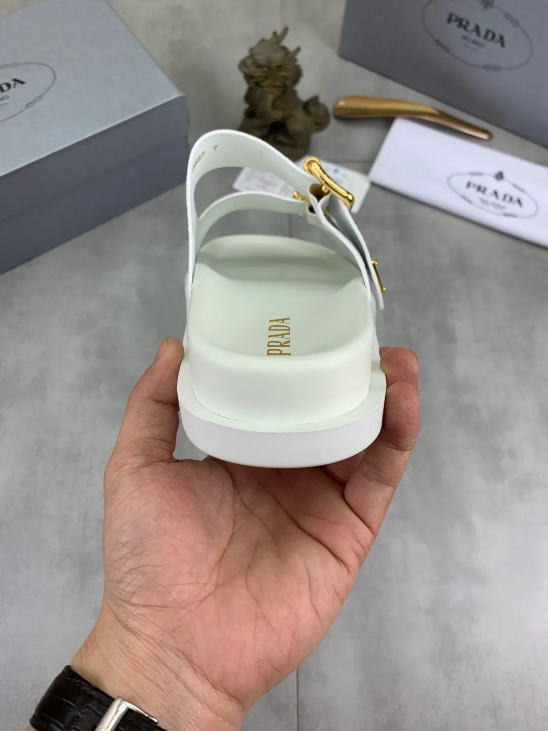 Men's shoes 💰P340💰【New style】🎁🎁🎁 PRADA Prada's new casual slippers, original official website, perfect workmanship, transmitting a kind of noble luxury, sublimating its definition of luxury in Prada's high-end extraordinary craftsmanship. Original combination outsole, code number: 38-44 (45 customized) Multiple colors 🉑️ to choose from